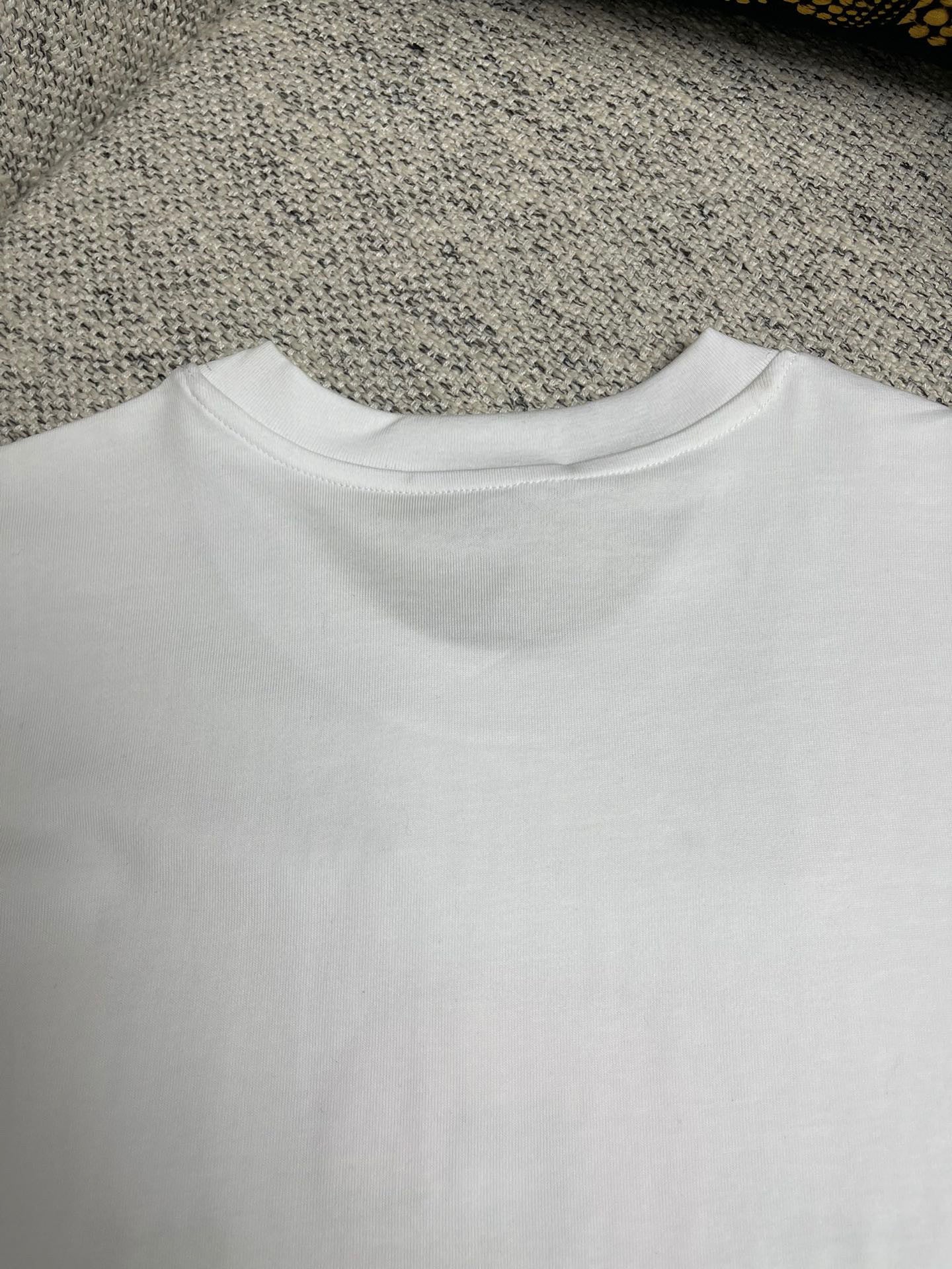 Weißes T-Shirt