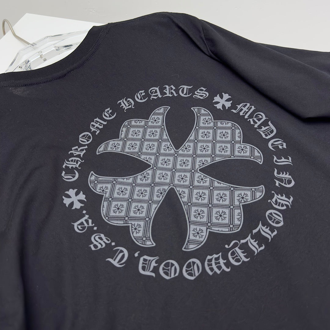 Schwarzes T-Shirt