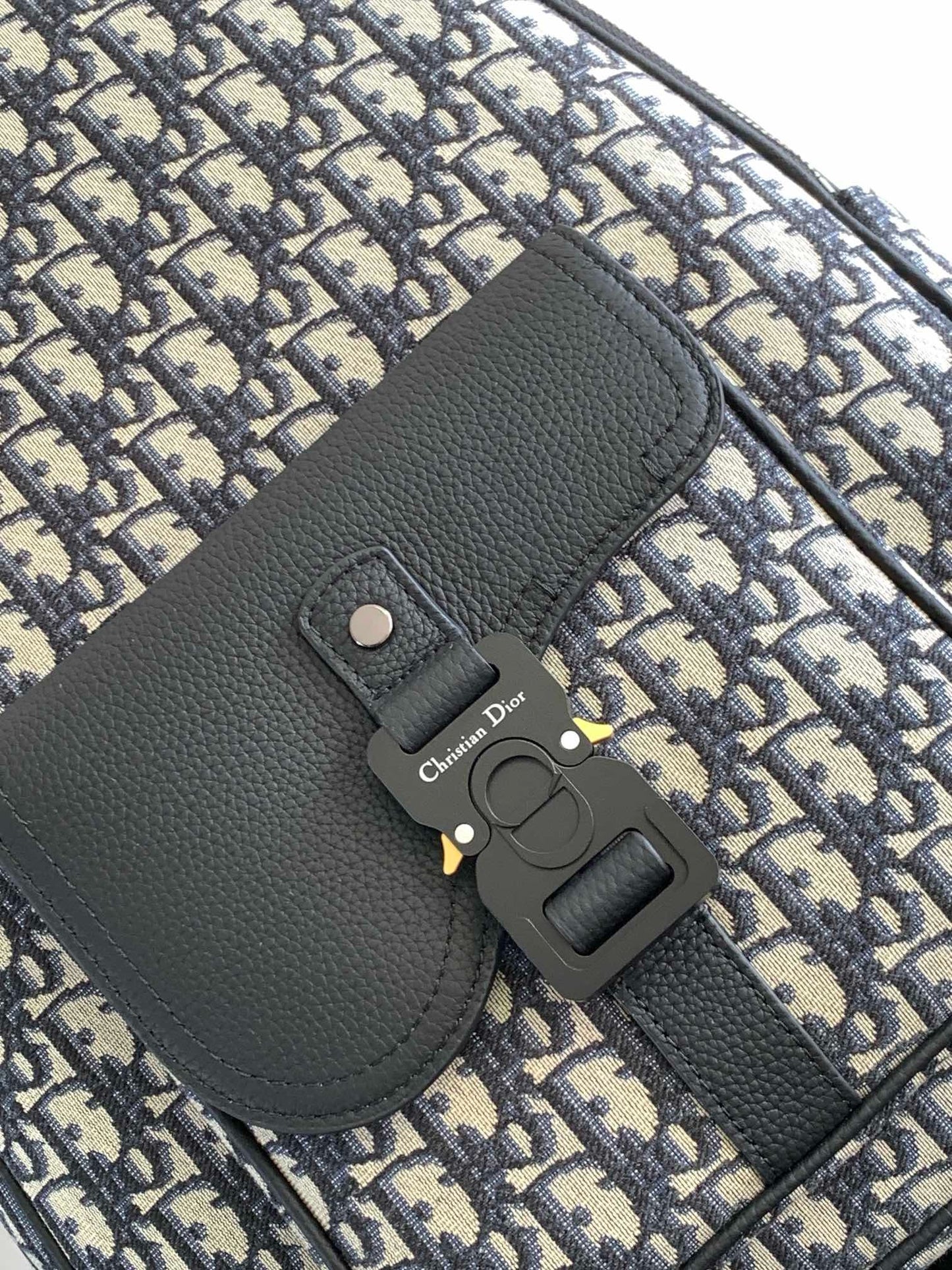 Mehrfarbige Tasche