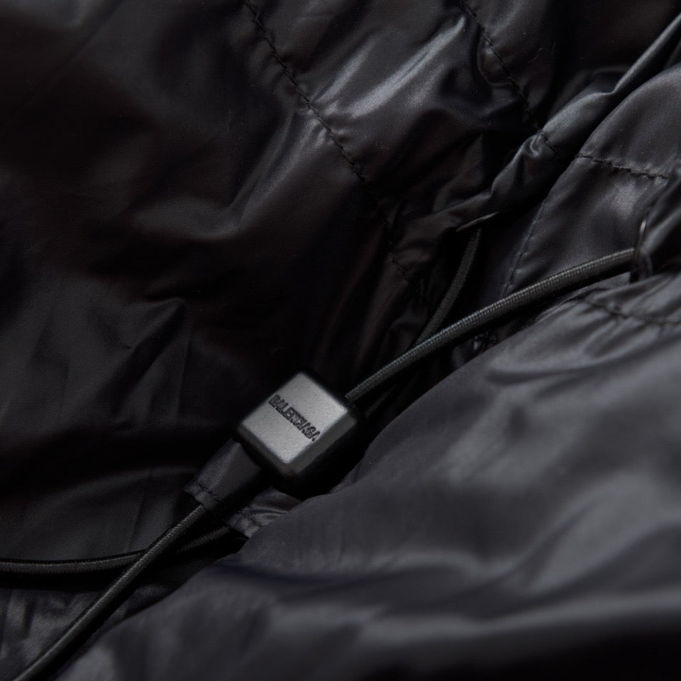 Chaqueta blanca y negra