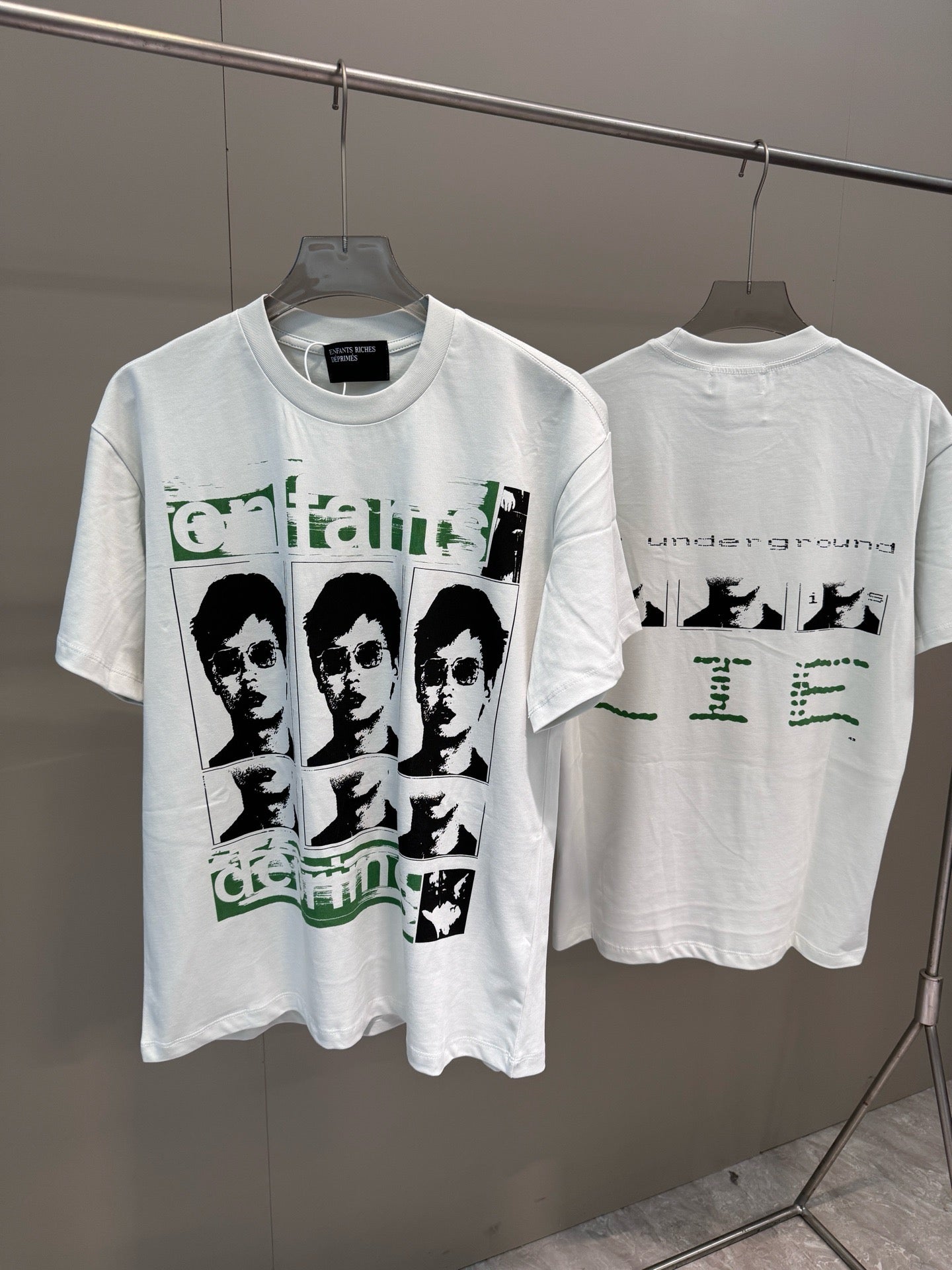 Weißes T-Shirt