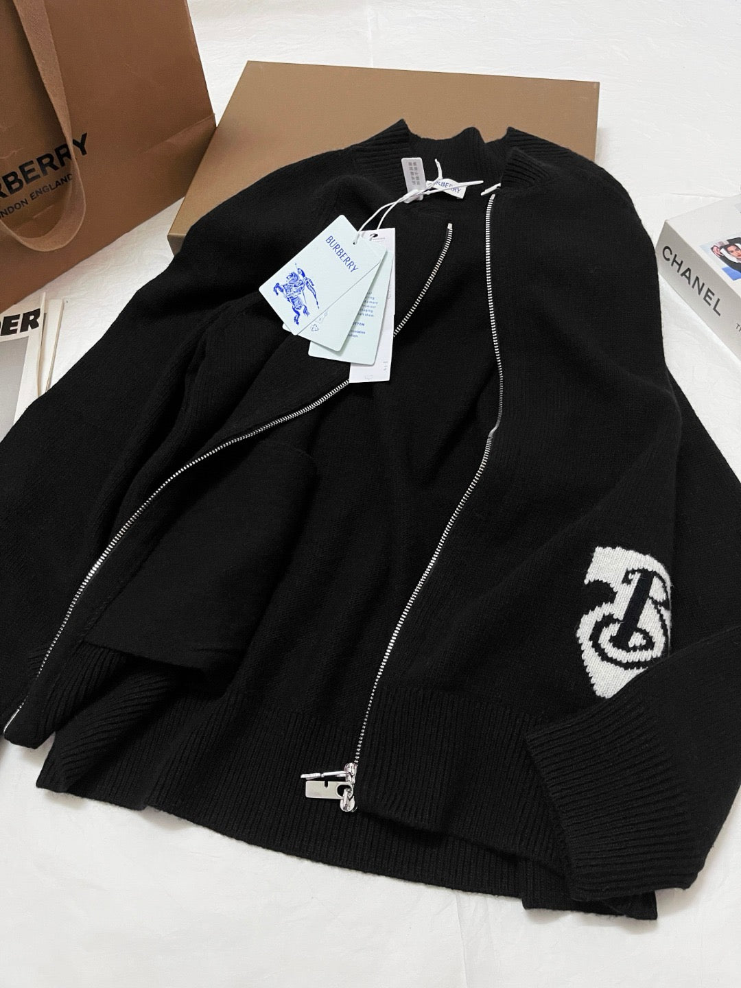 Schwarze Jacke