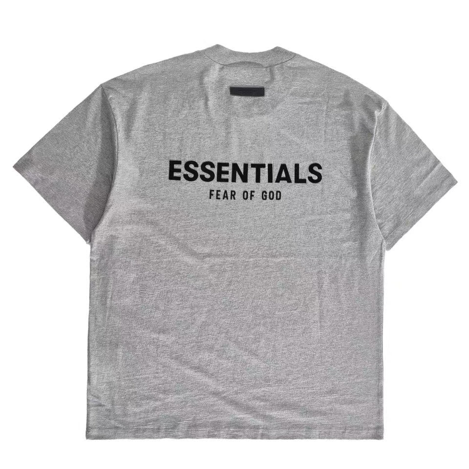 Camiseta gris claro, gris oscuro y negra