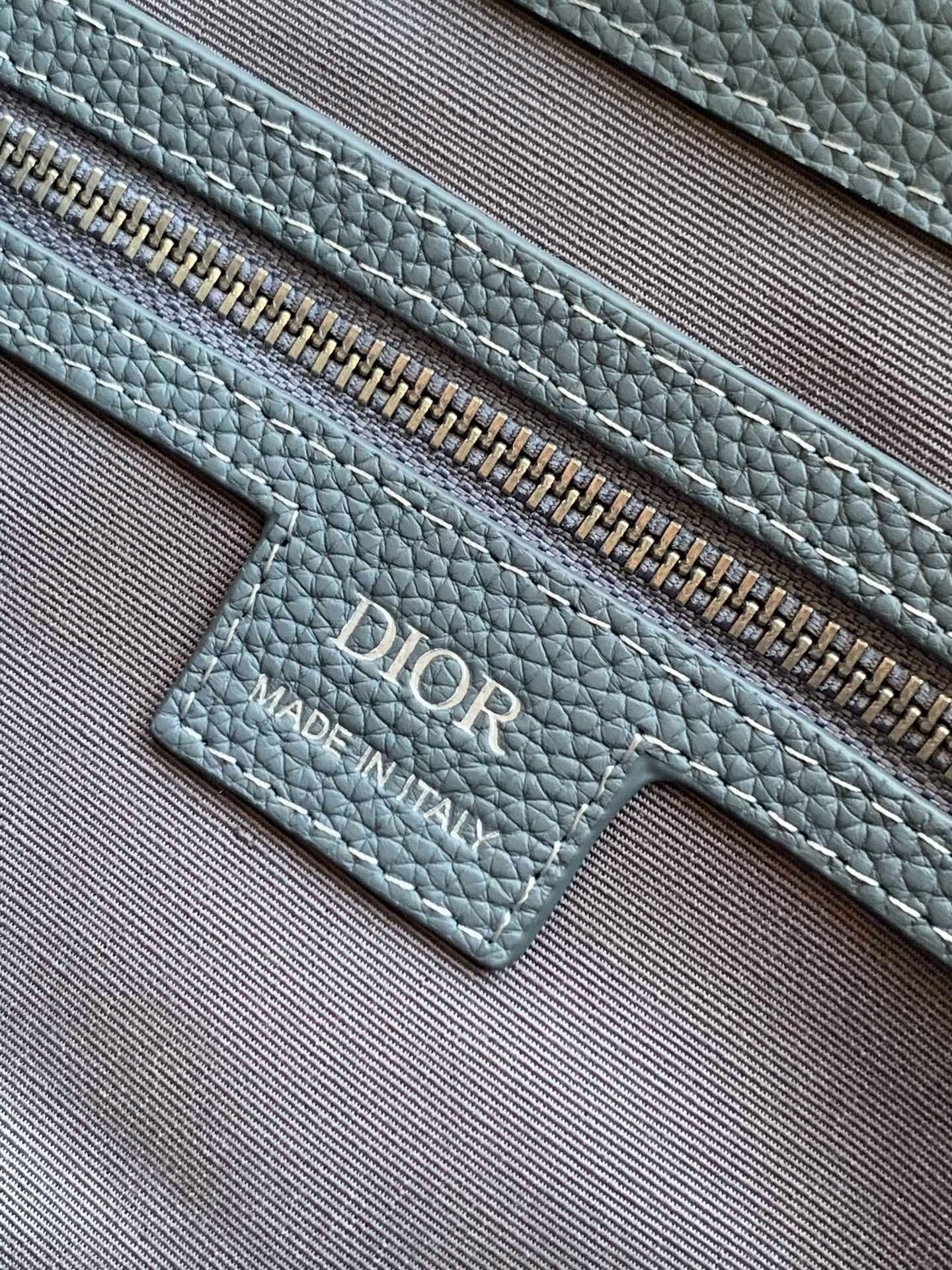 Bolsa gris azul y negra