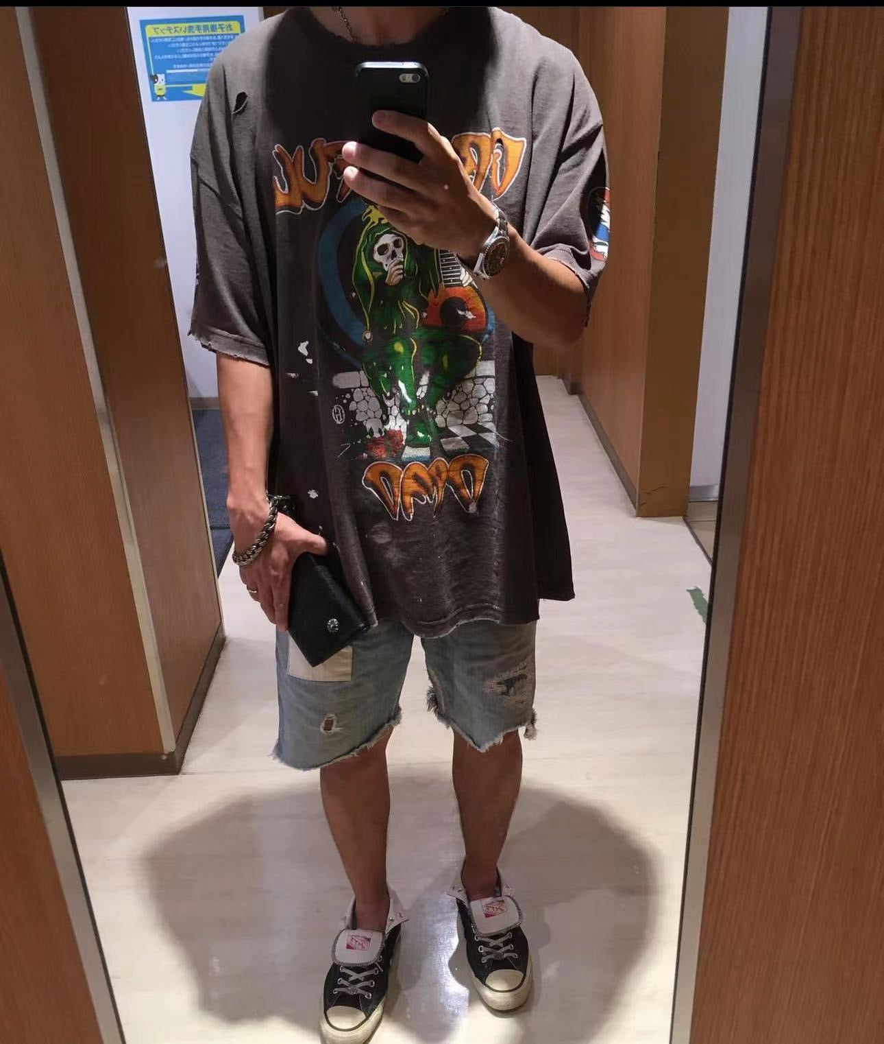 camiseta negra