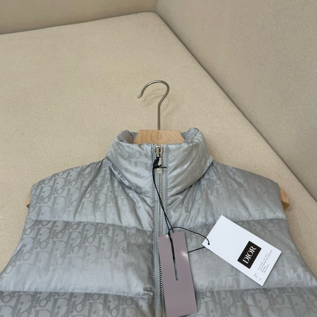 Chaqueta negra, gris y azul
