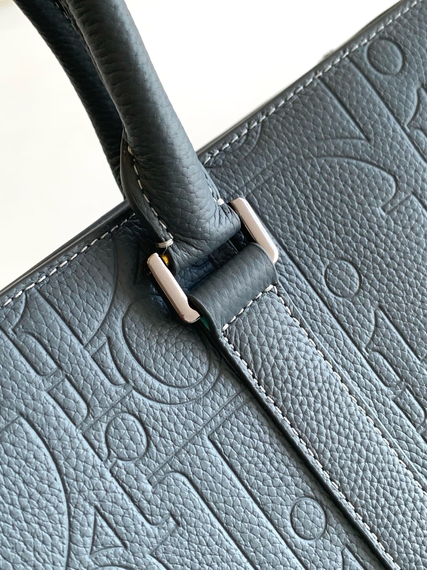 Bolsa gris azul y negra