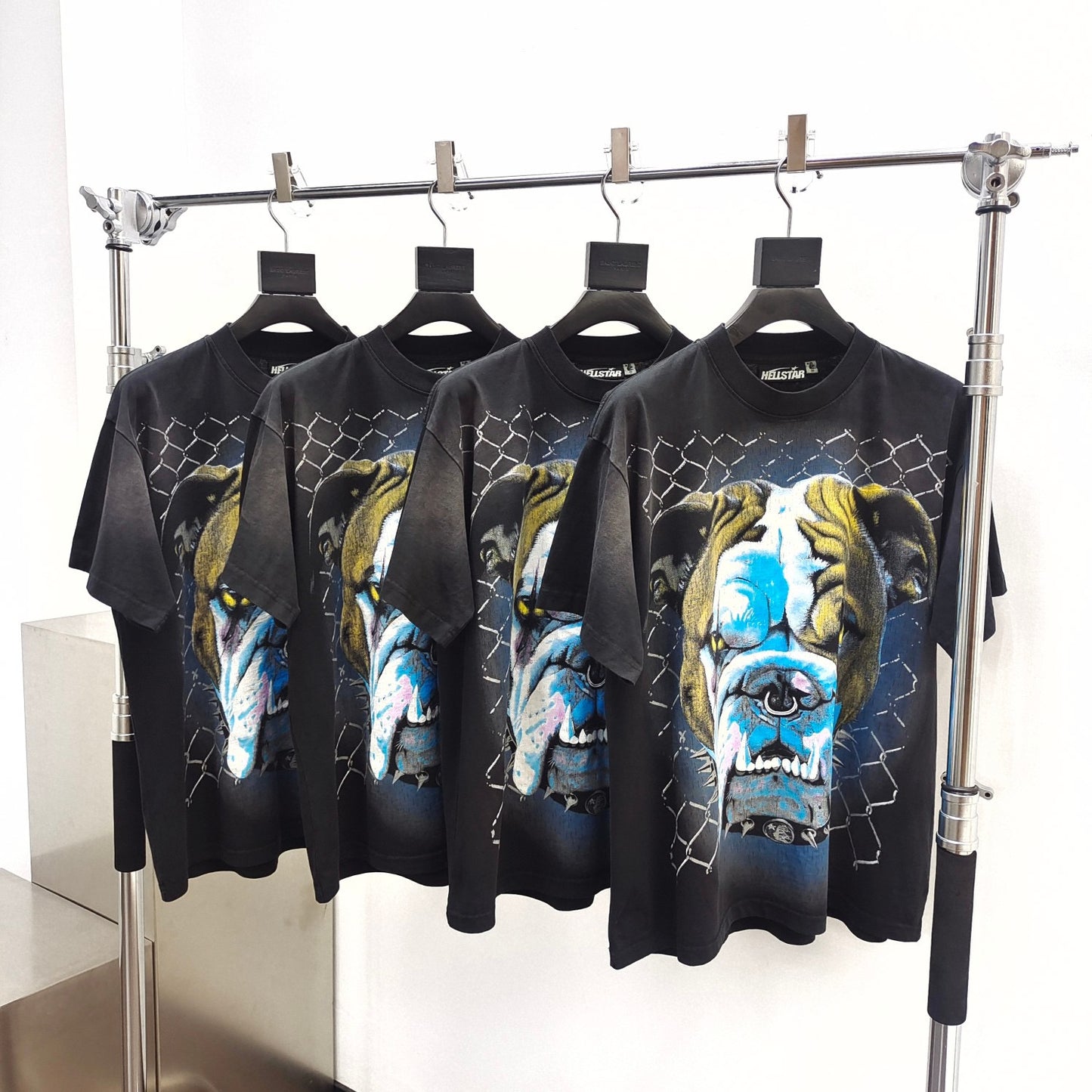 camiseta negra