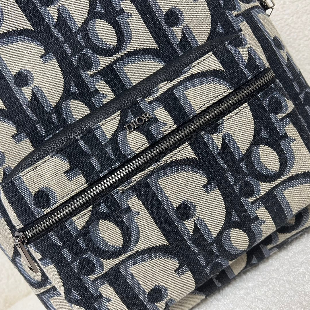 Black and Classic Oblique Bag