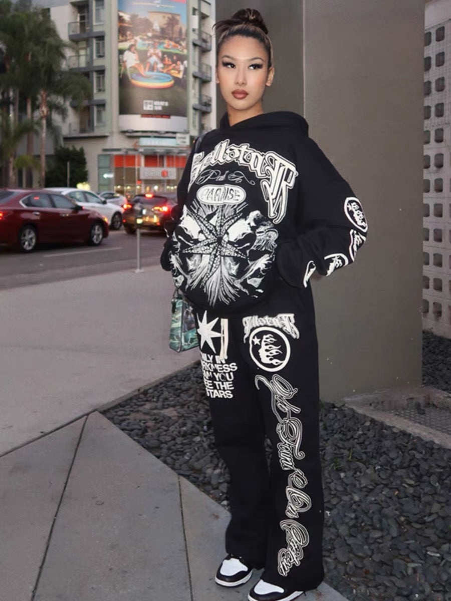 Schwarzer Hoodie mit Hose