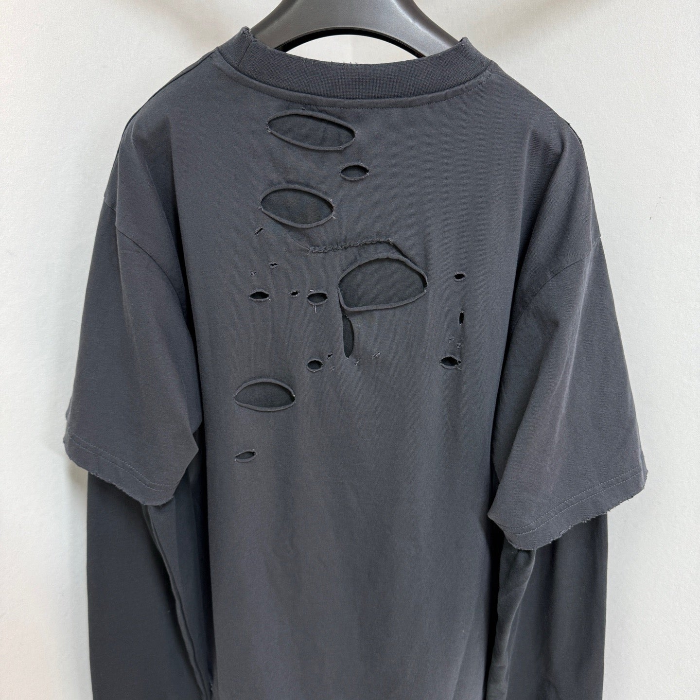 Camiseta negra oscura
