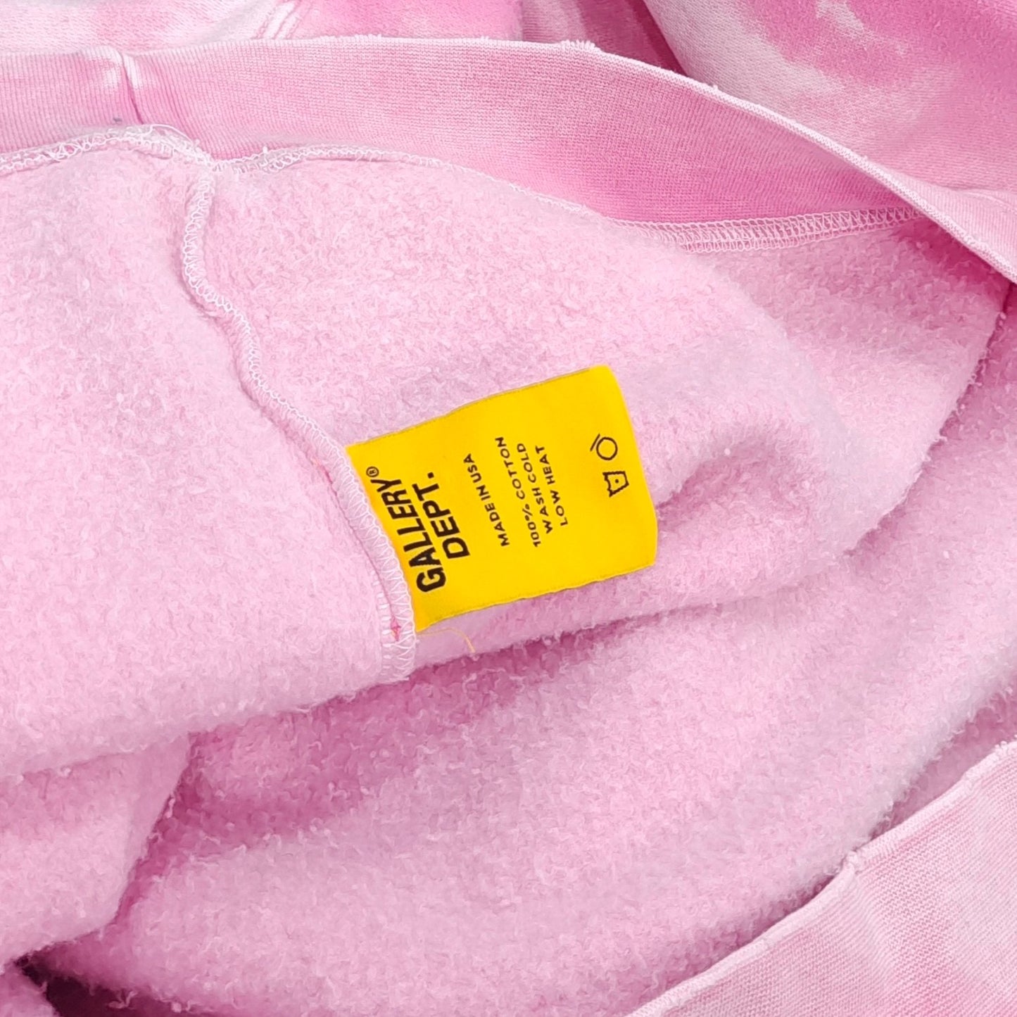Sudadera con capucha amarilla y rosa
