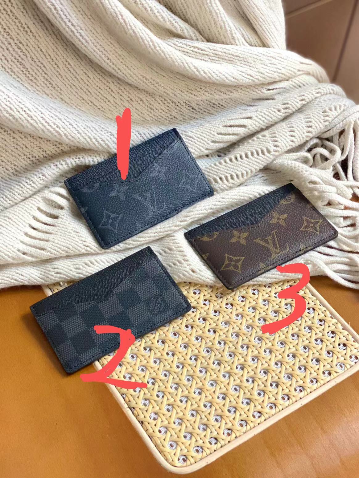 حقيبة متعددة الألوان