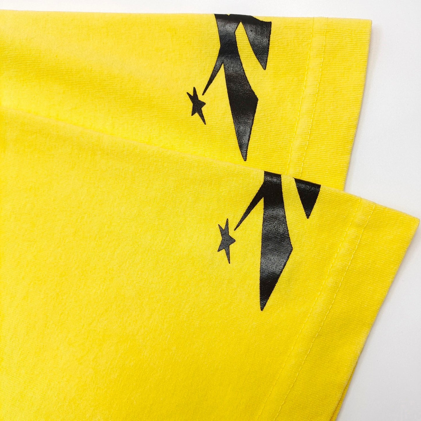 camiseta amarilla