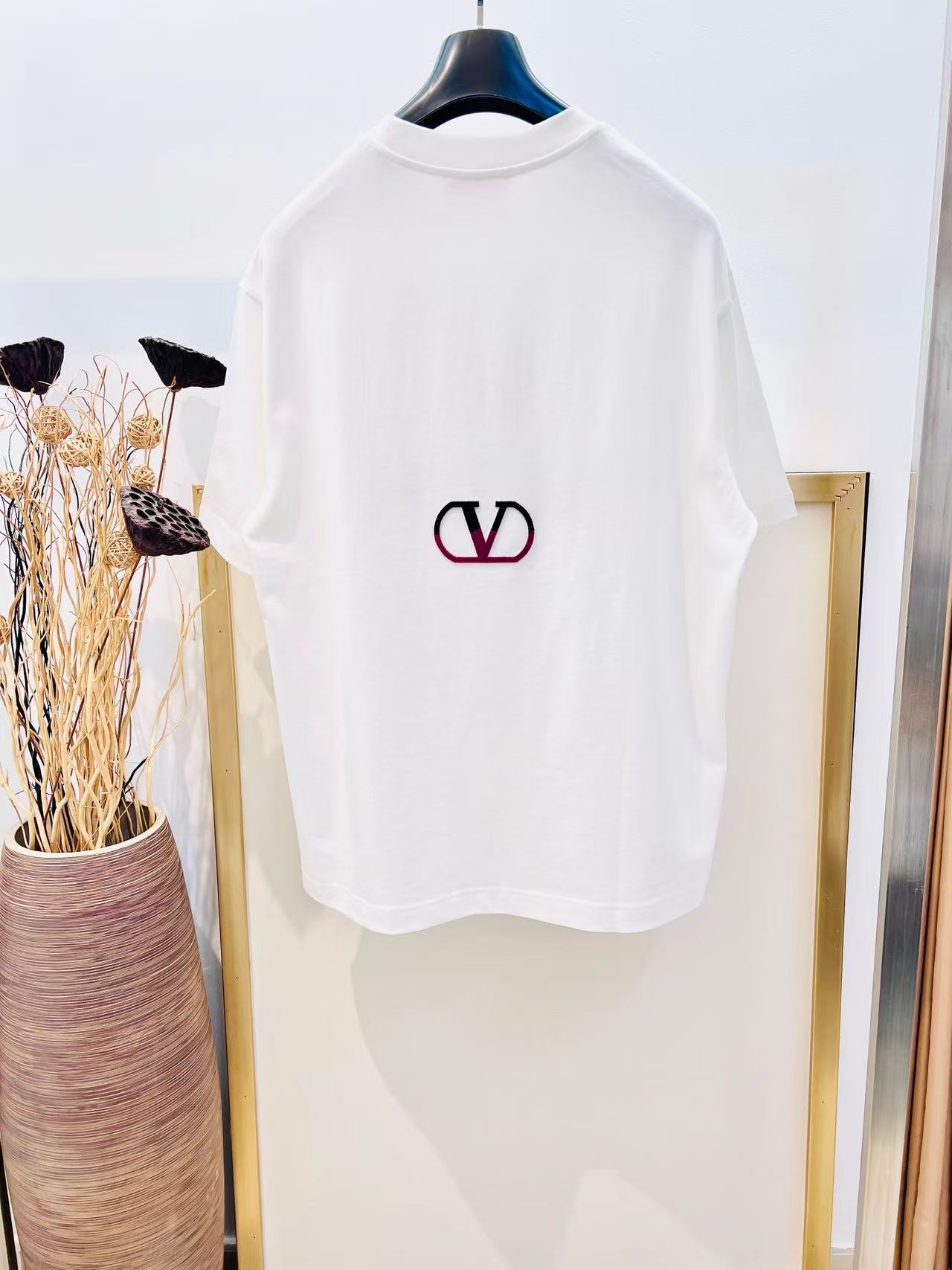 White T-Shirt - Size L