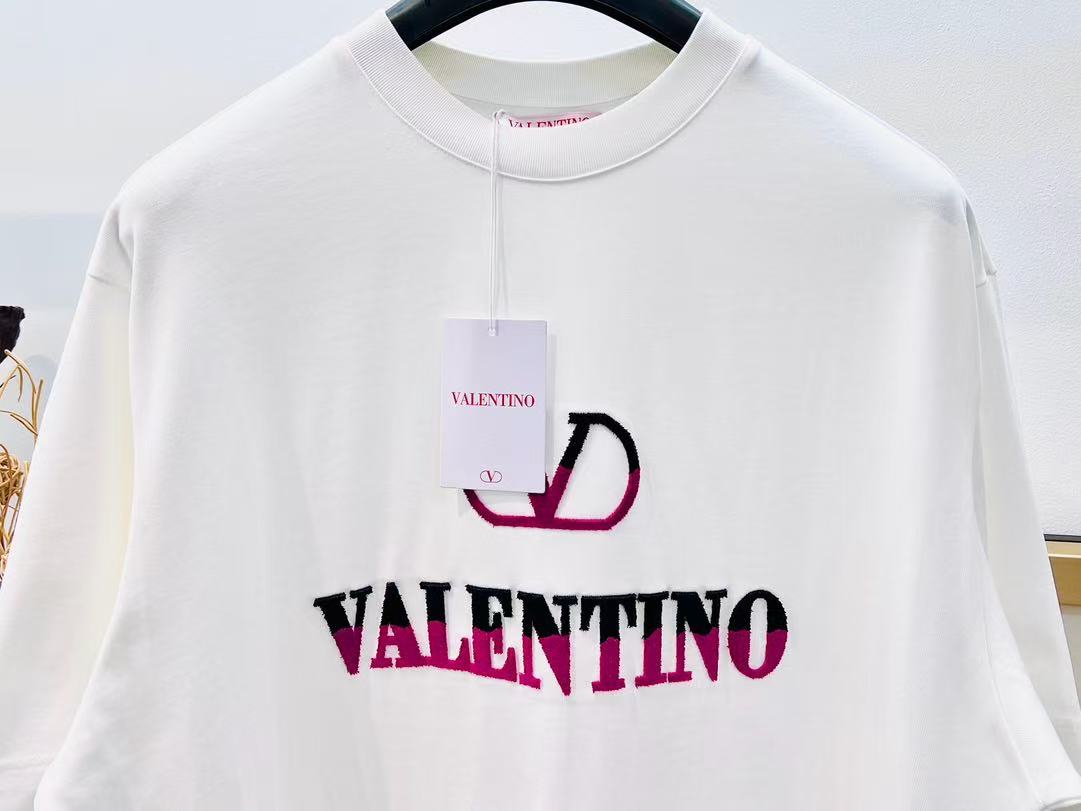 White T-Shirt - Size L