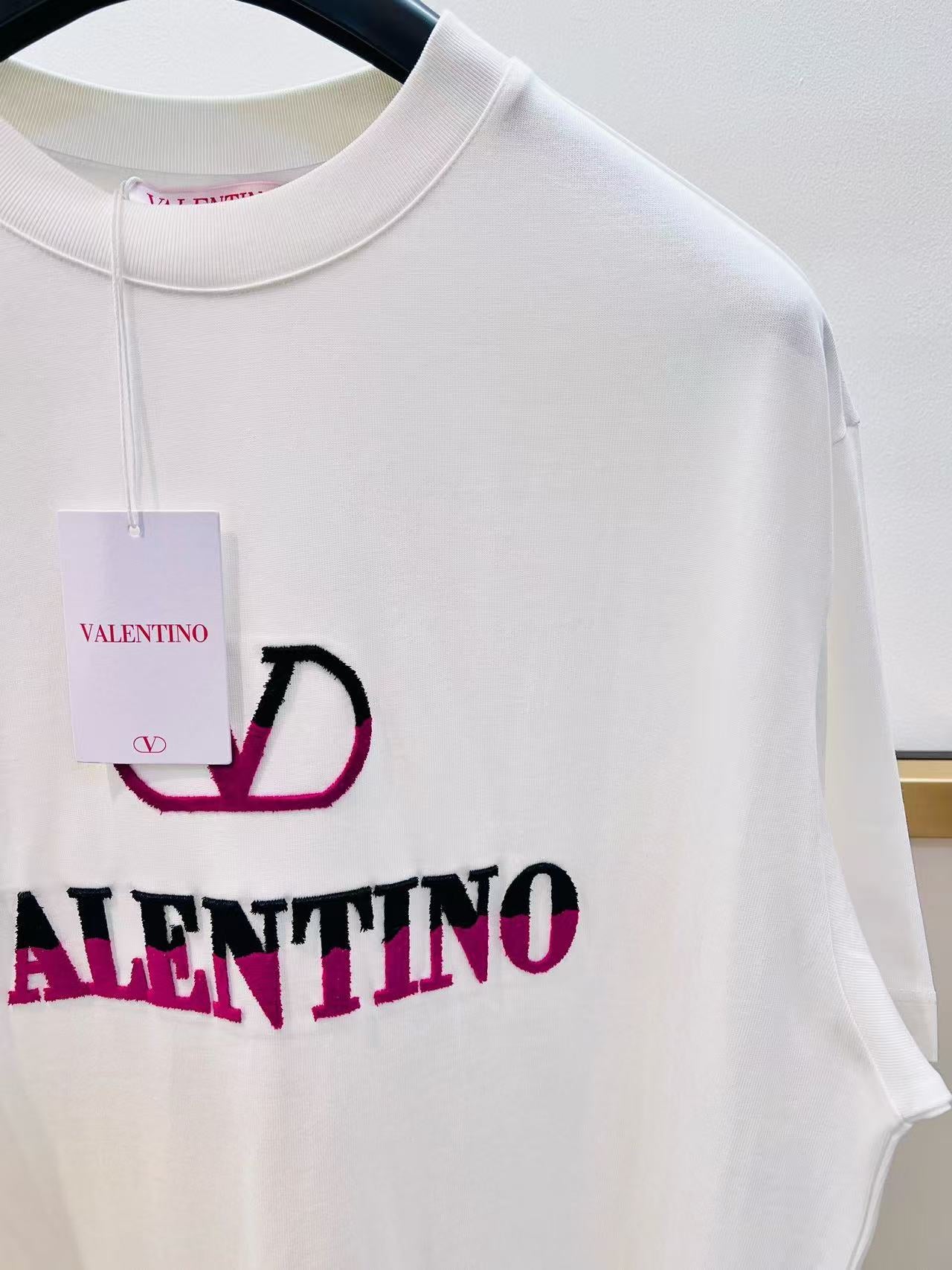 White T-Shirt - Size L