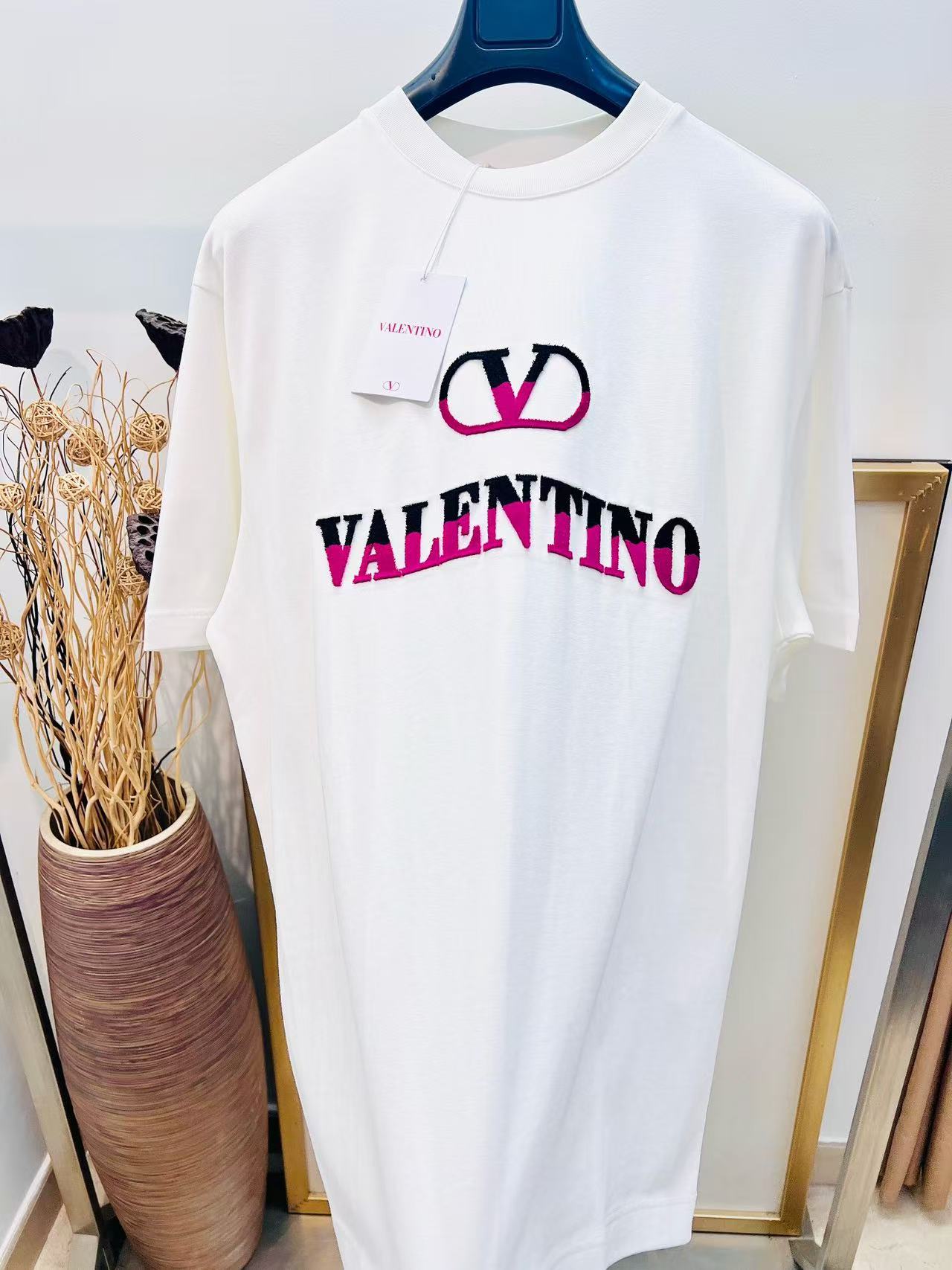 White T-Shirt - Size L