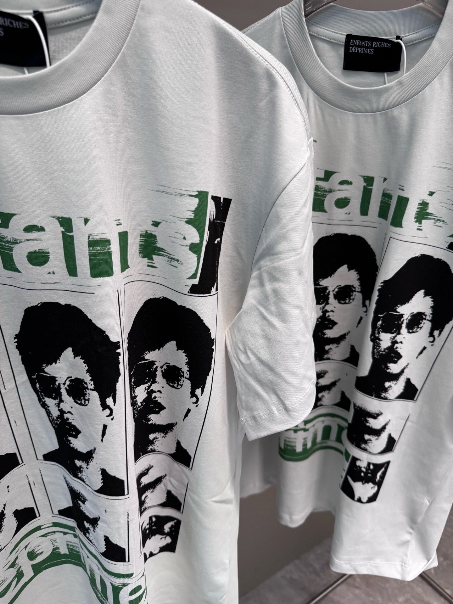 Weißes T-Shirt