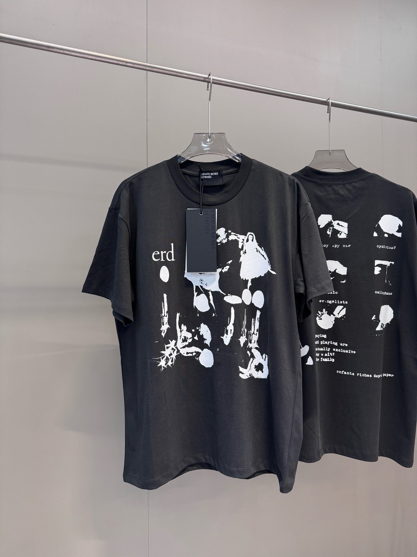 Schwarzes T-Shirt