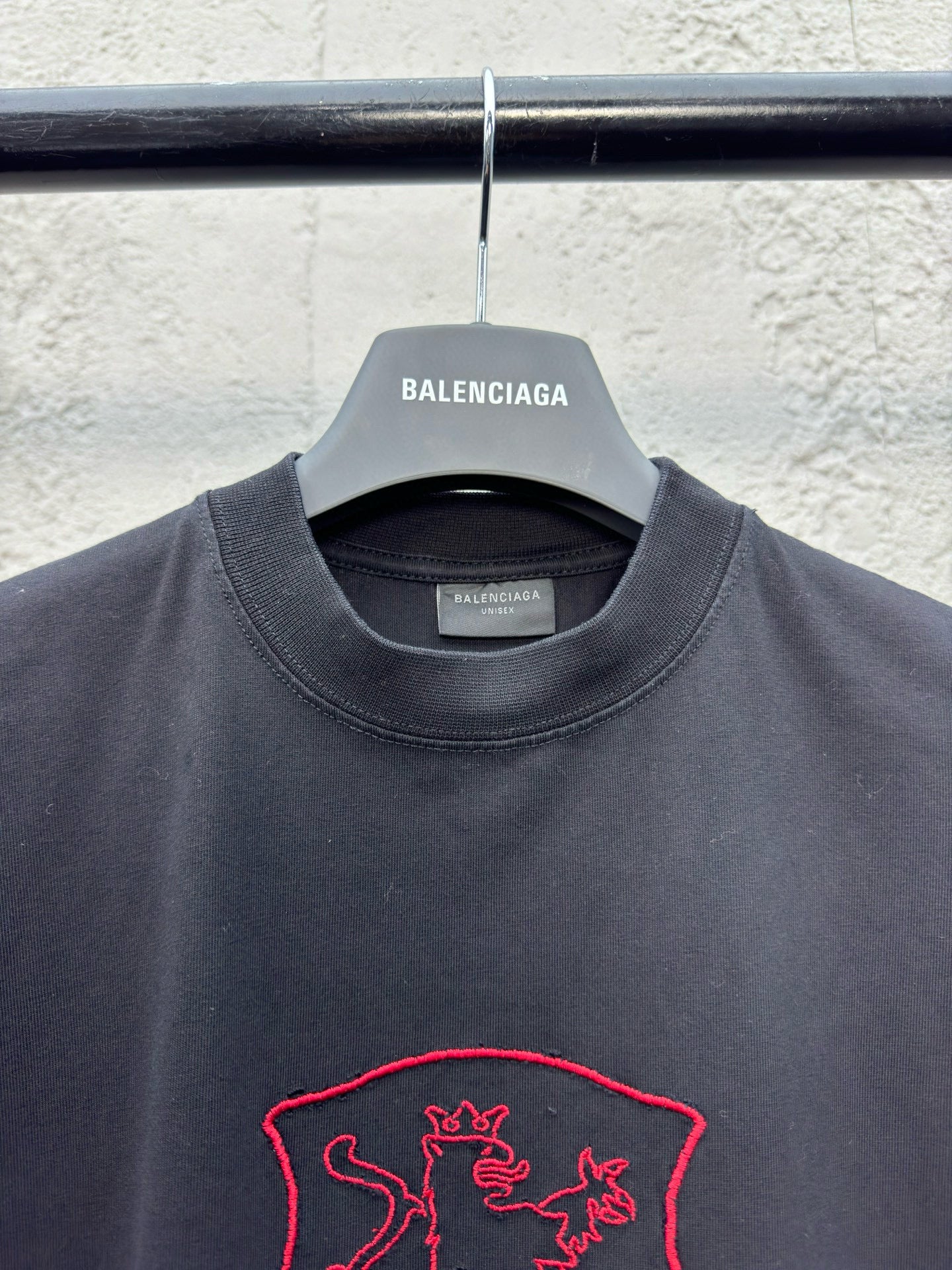 Dunkelschwarzes T-Shirt