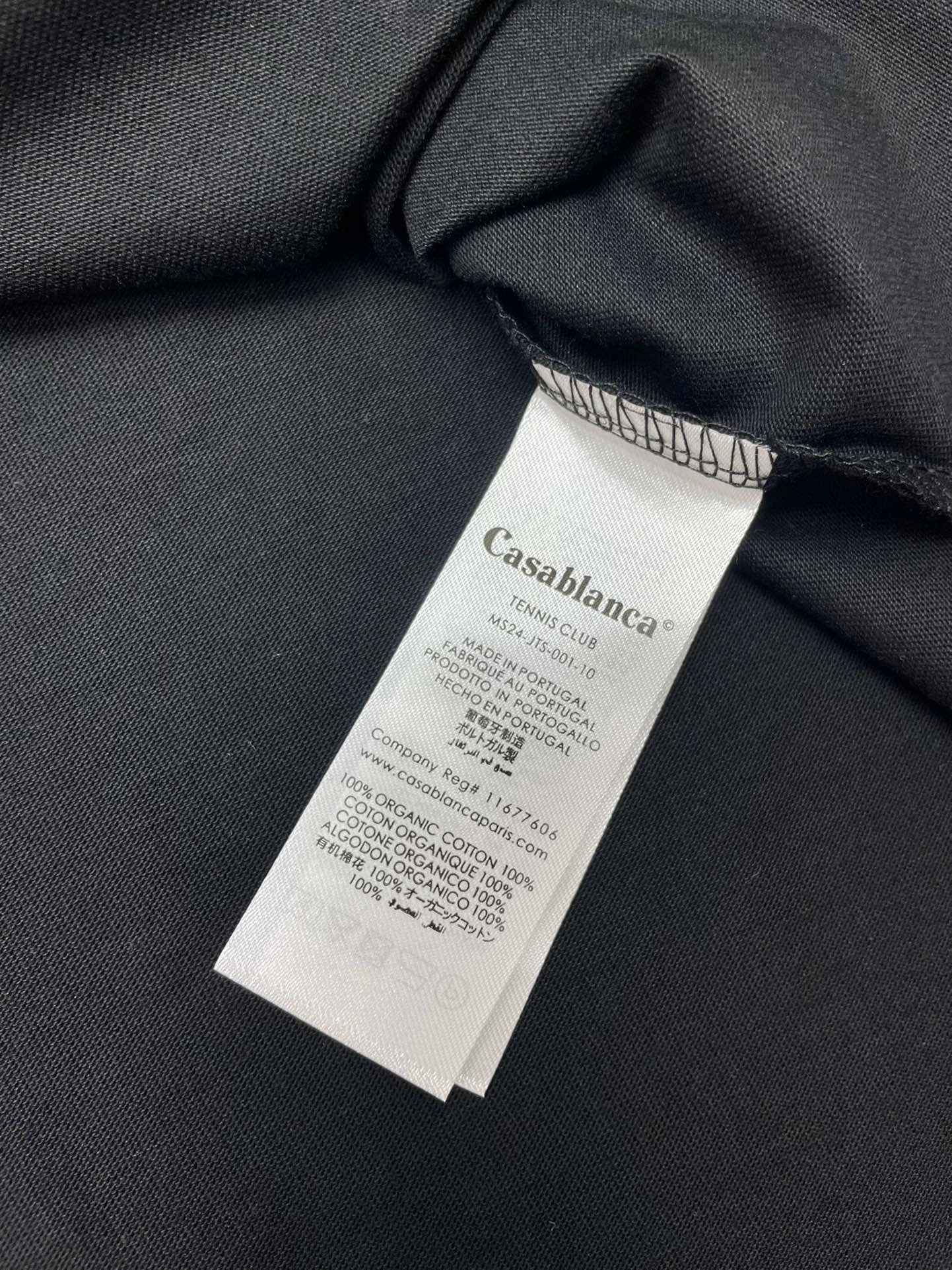 Camiseta en blanco y negro