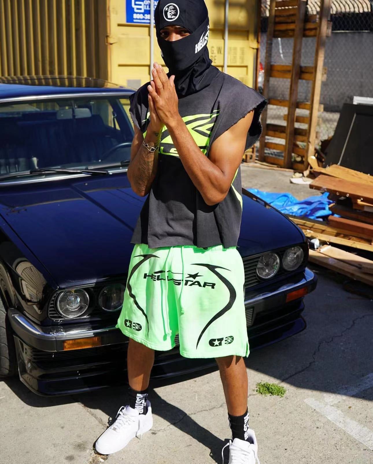Dunkelgrüne Shorts