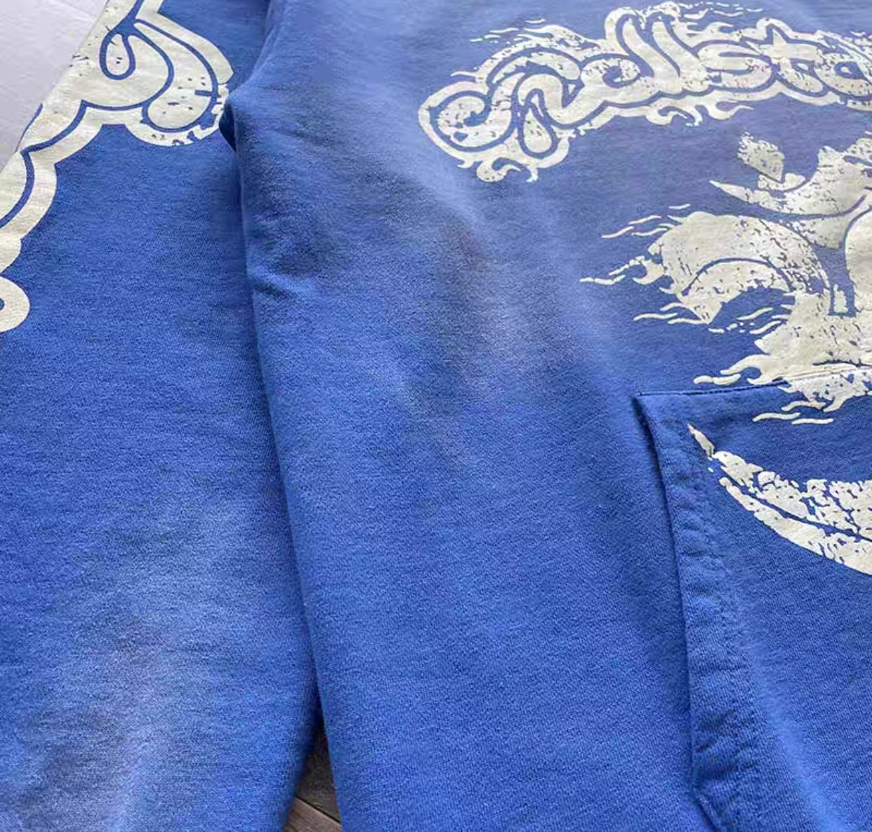 Blauer Hoodie mit Hose