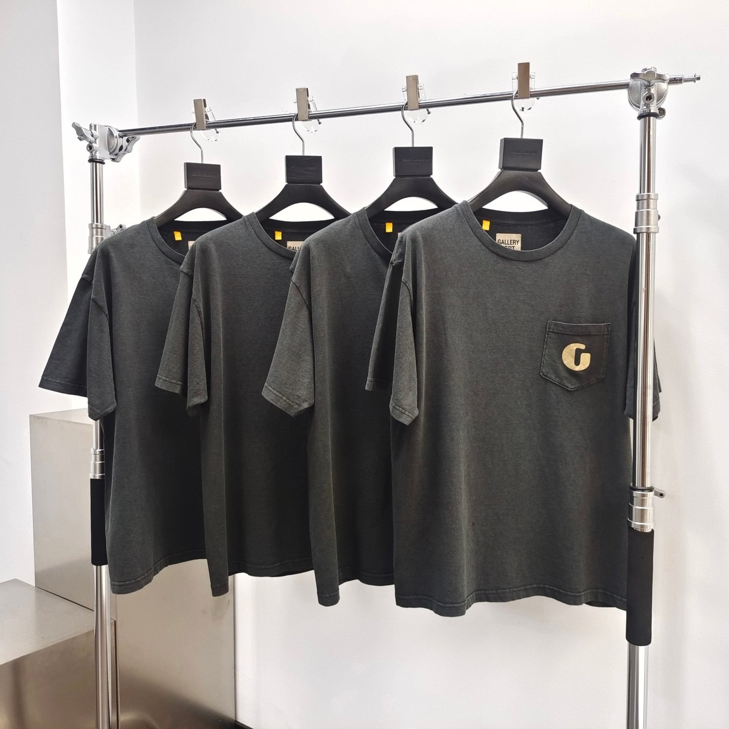 camiseta negra