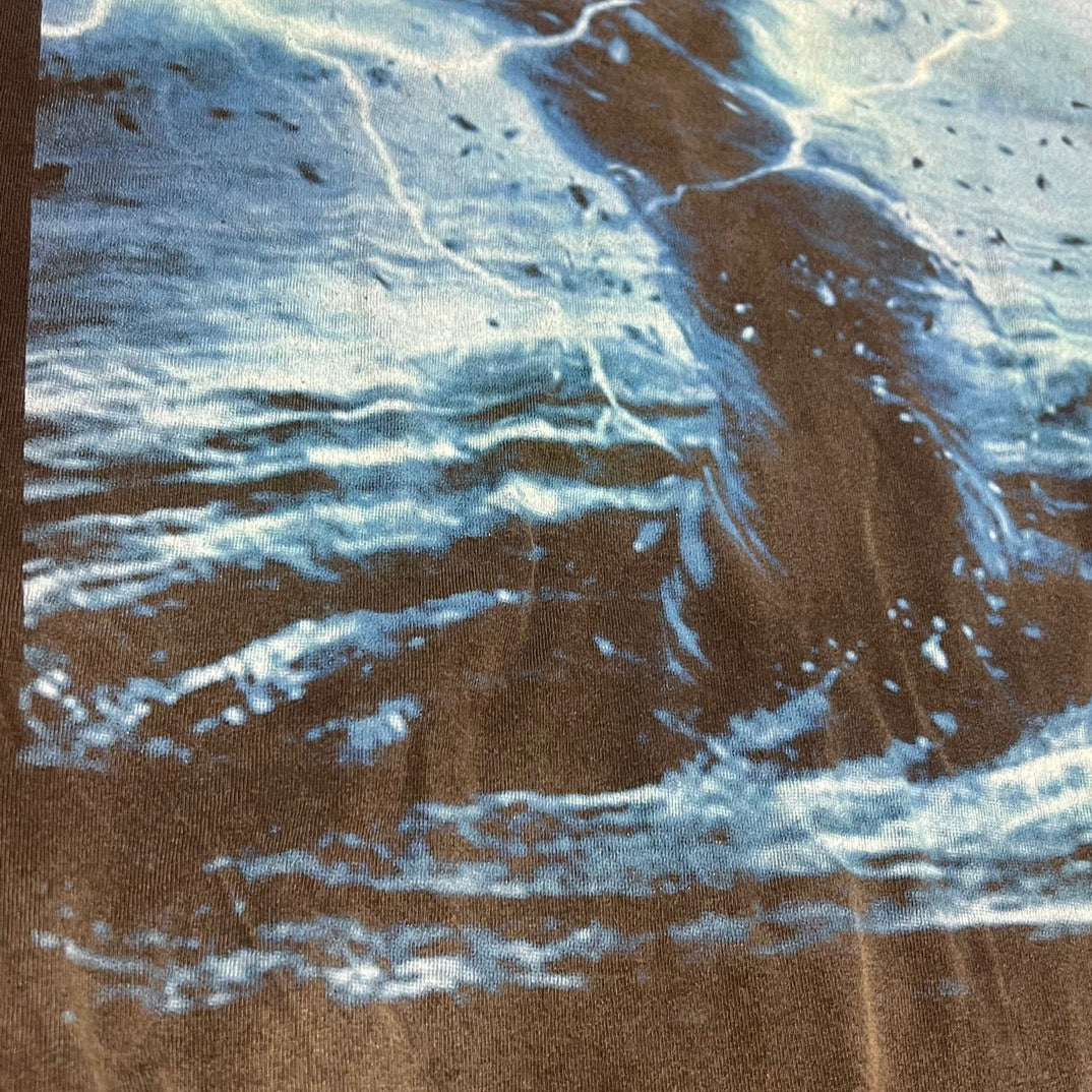 Camiseta negra oscura