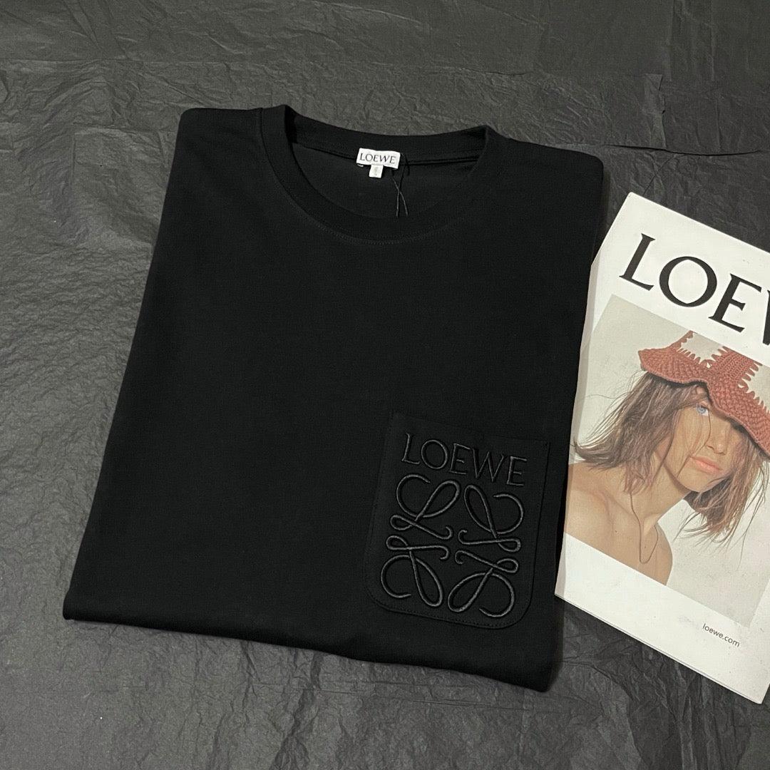 Camiseta blanca, negra y verde