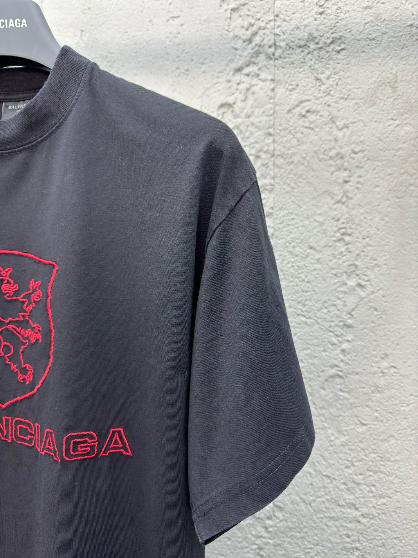 Dunkelschwarzes T-Shirt