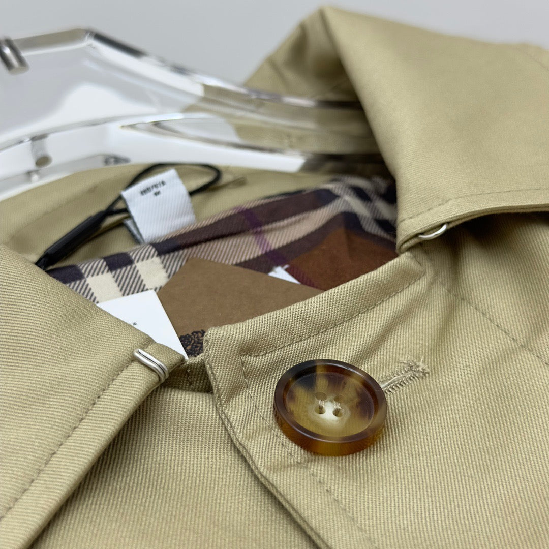 Chaqueta color caqui