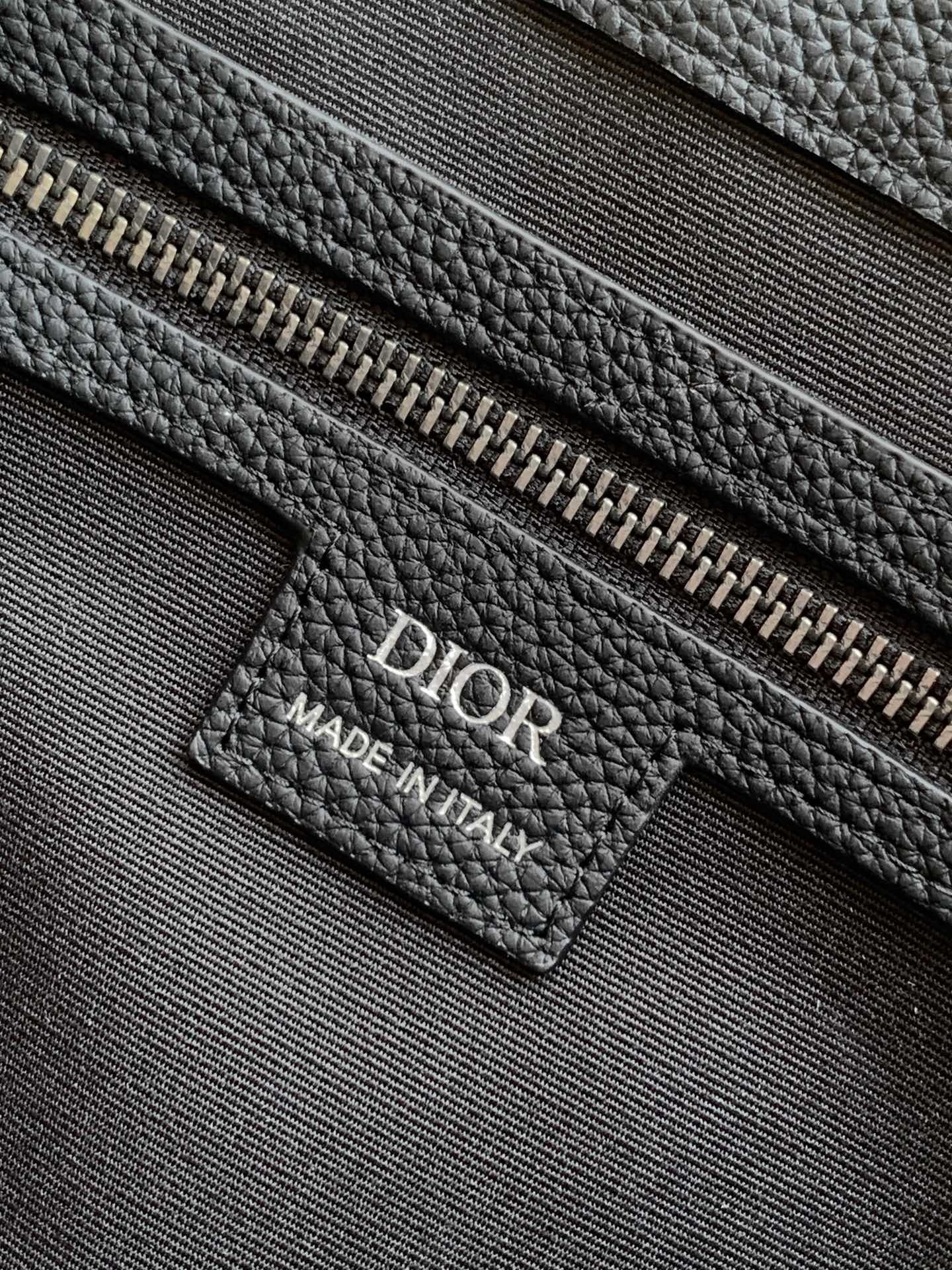 Bolsa gris azul y negra