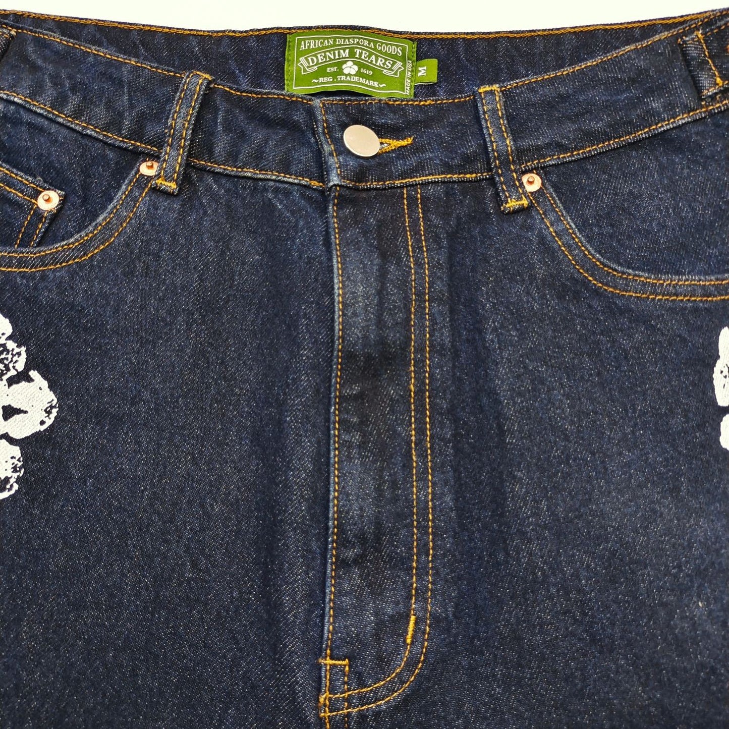 Dunkelschwarze Shorts
