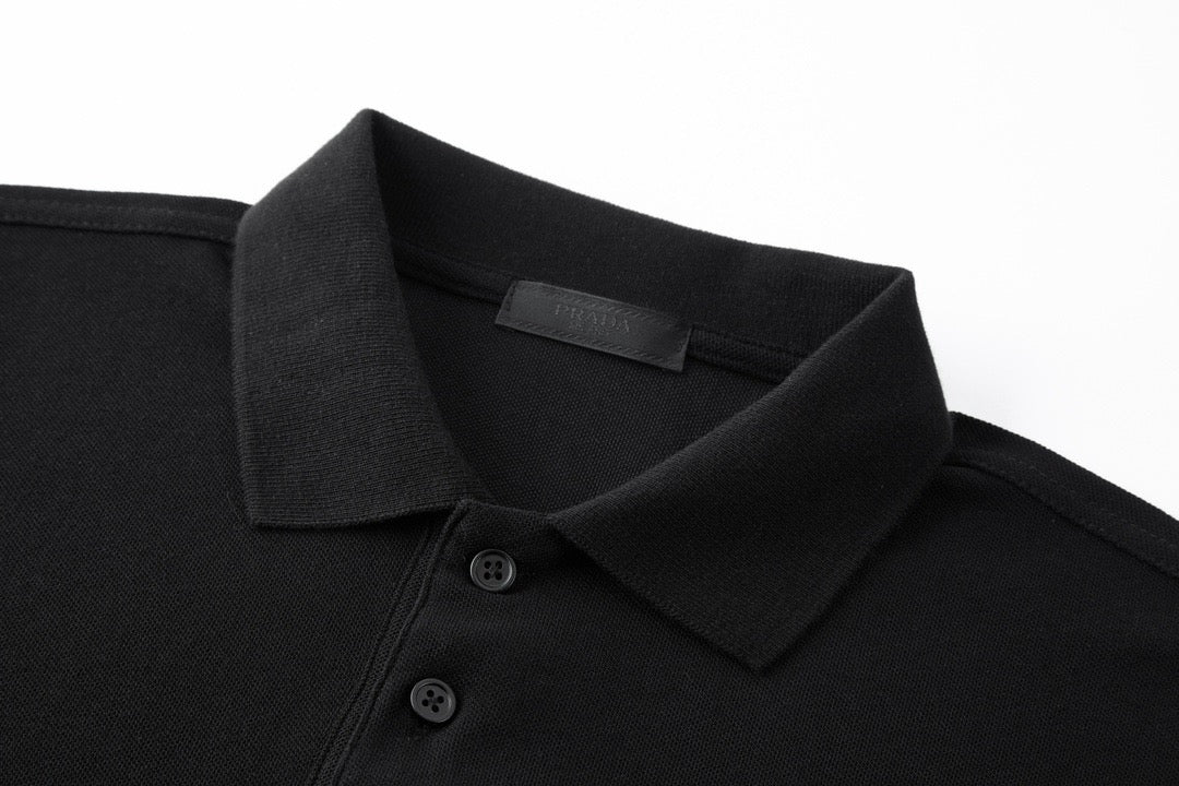 Polo blanco y negro