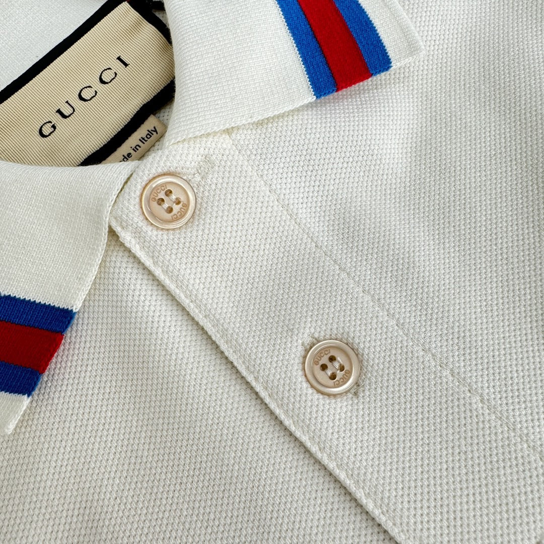 Blaues und weißes Polo