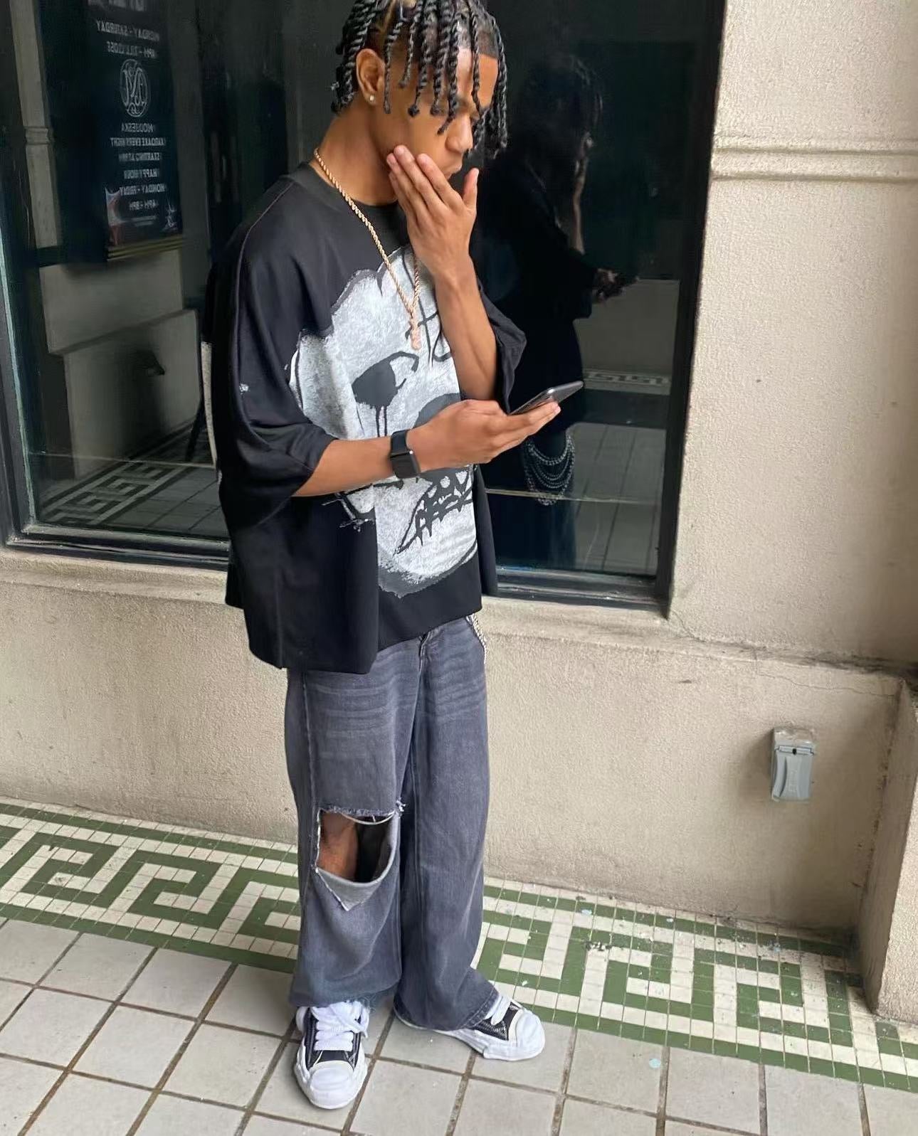 قميص أسود