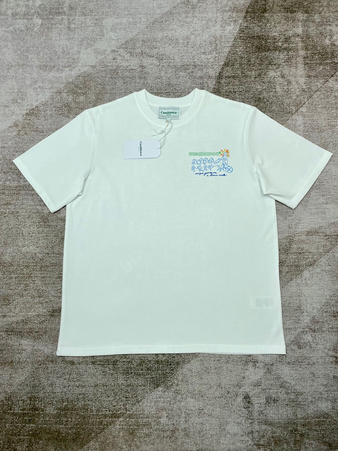 Camiseta en blanco y negro