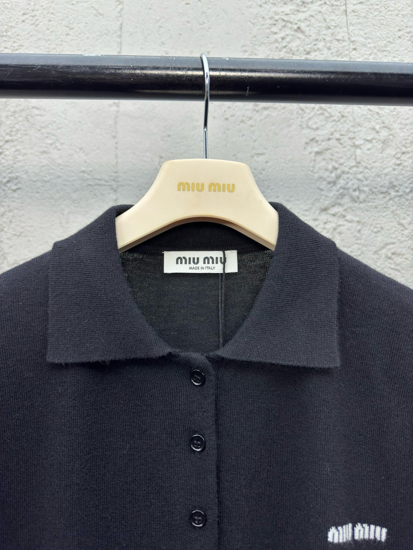 Schwarzes Polo