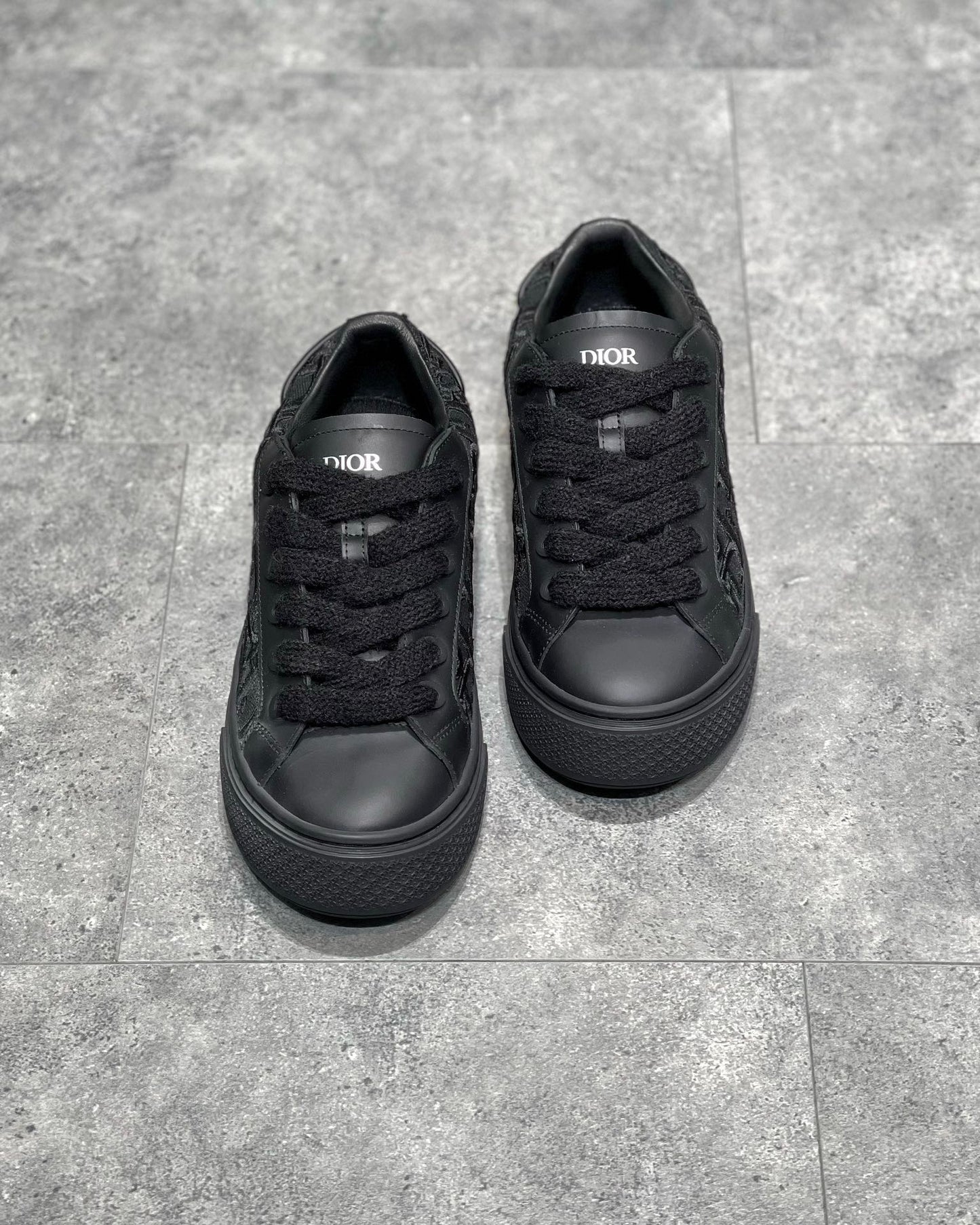 Mehrfarbige Schuhe