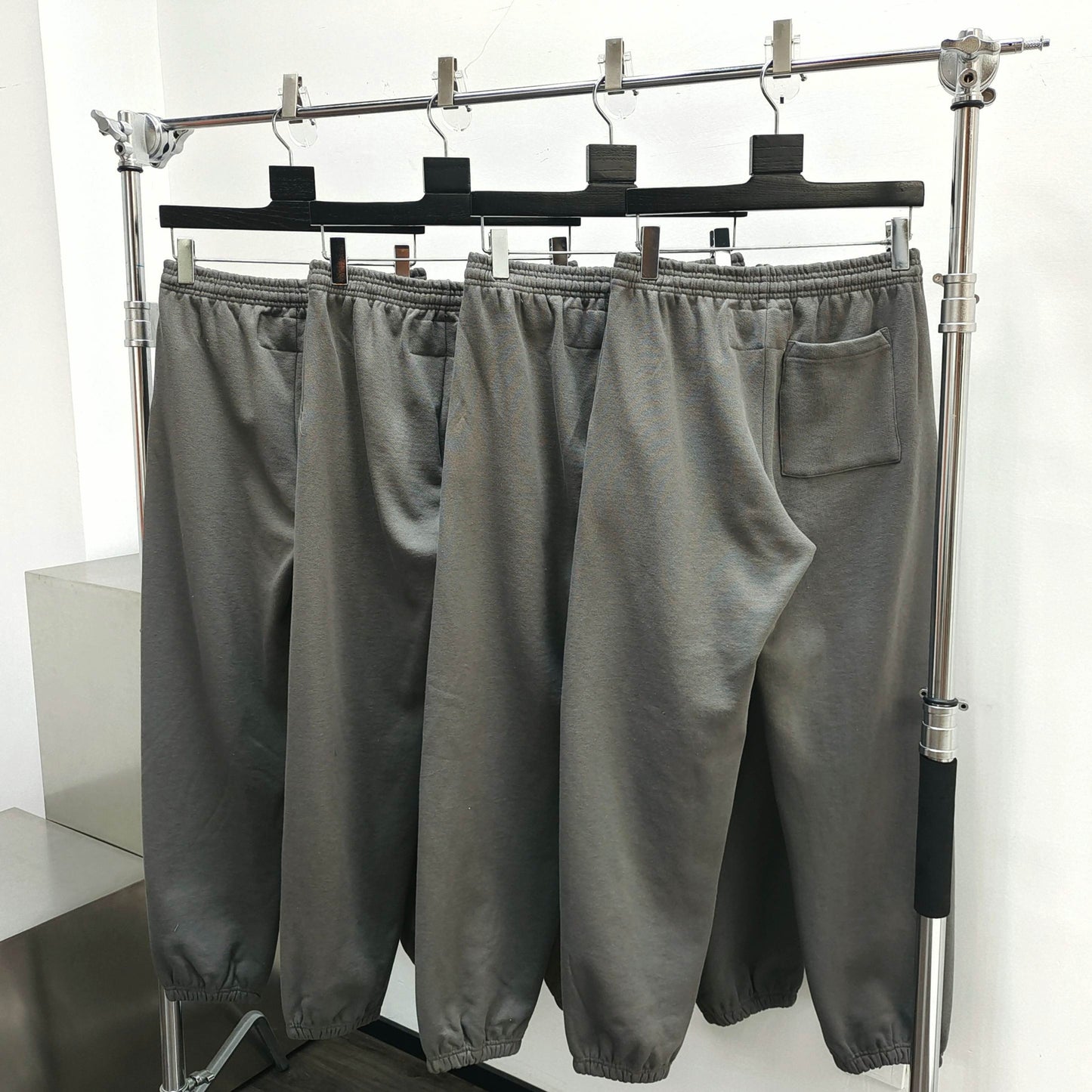 Pantalón gris