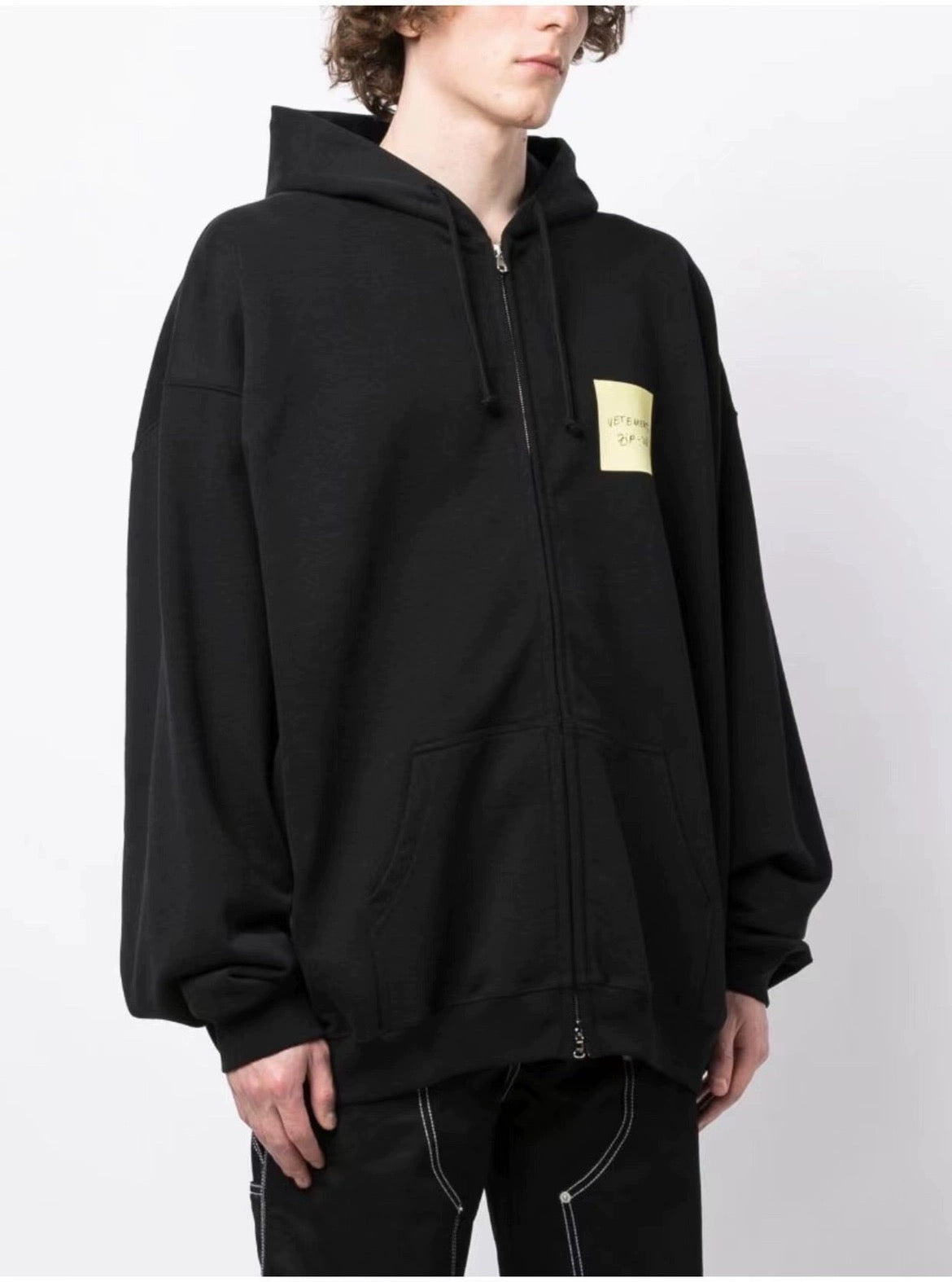 Chaqueta negra y gris