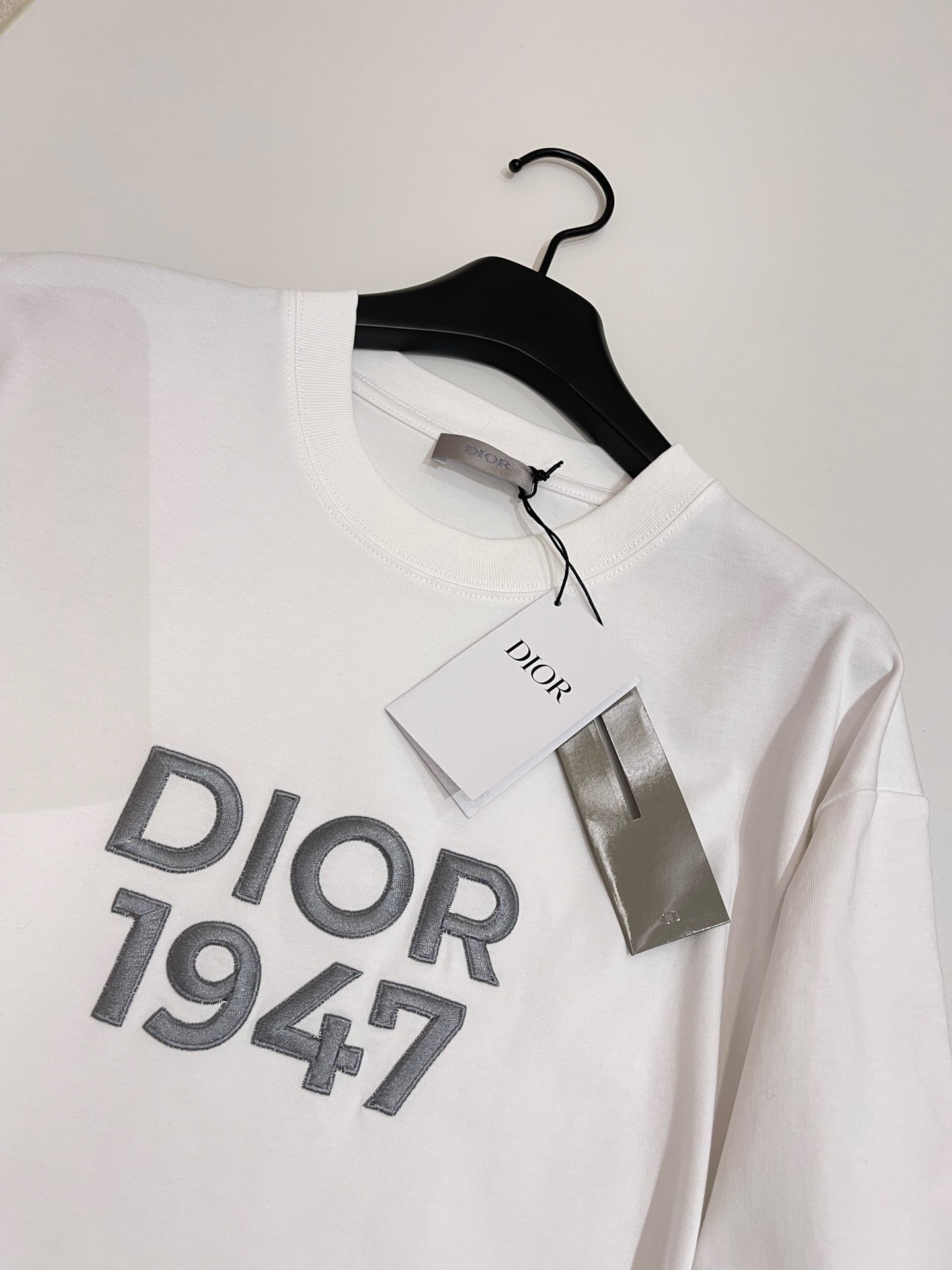 Blau-weißes T-Shirt