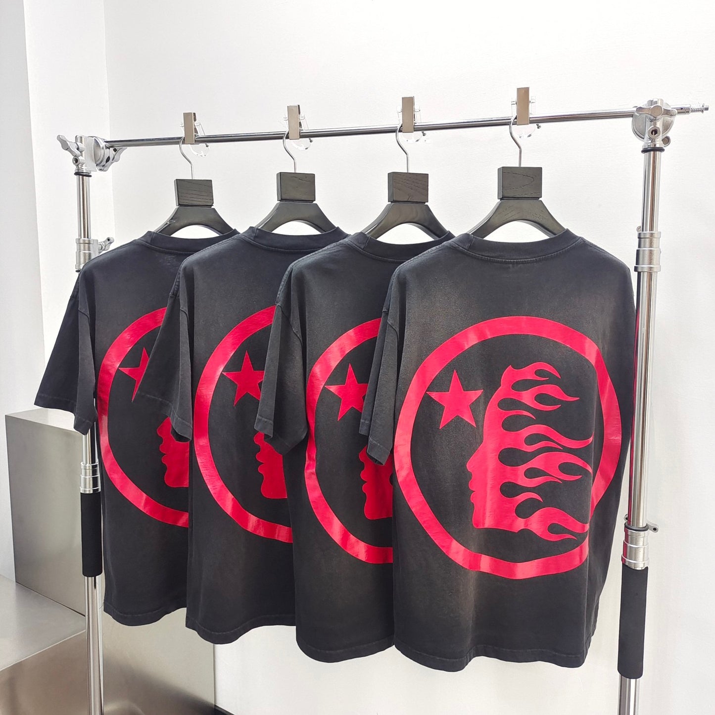 camiseta negra