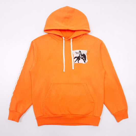 Orangefarbener Kapuzenpullover
