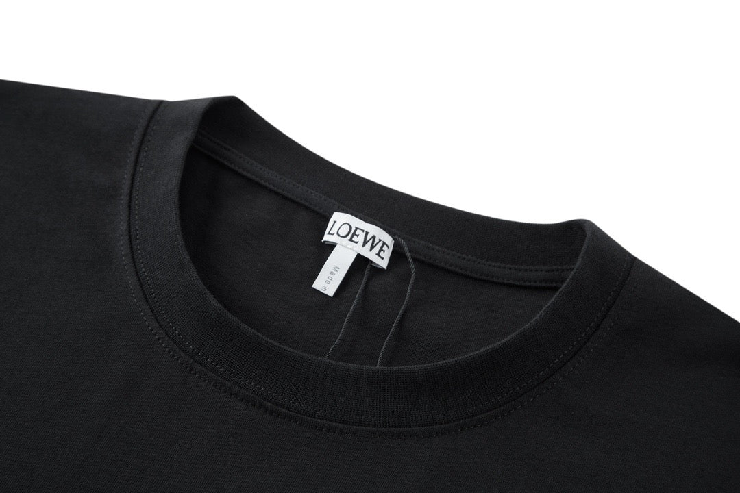 Camiseta en blanco y negro