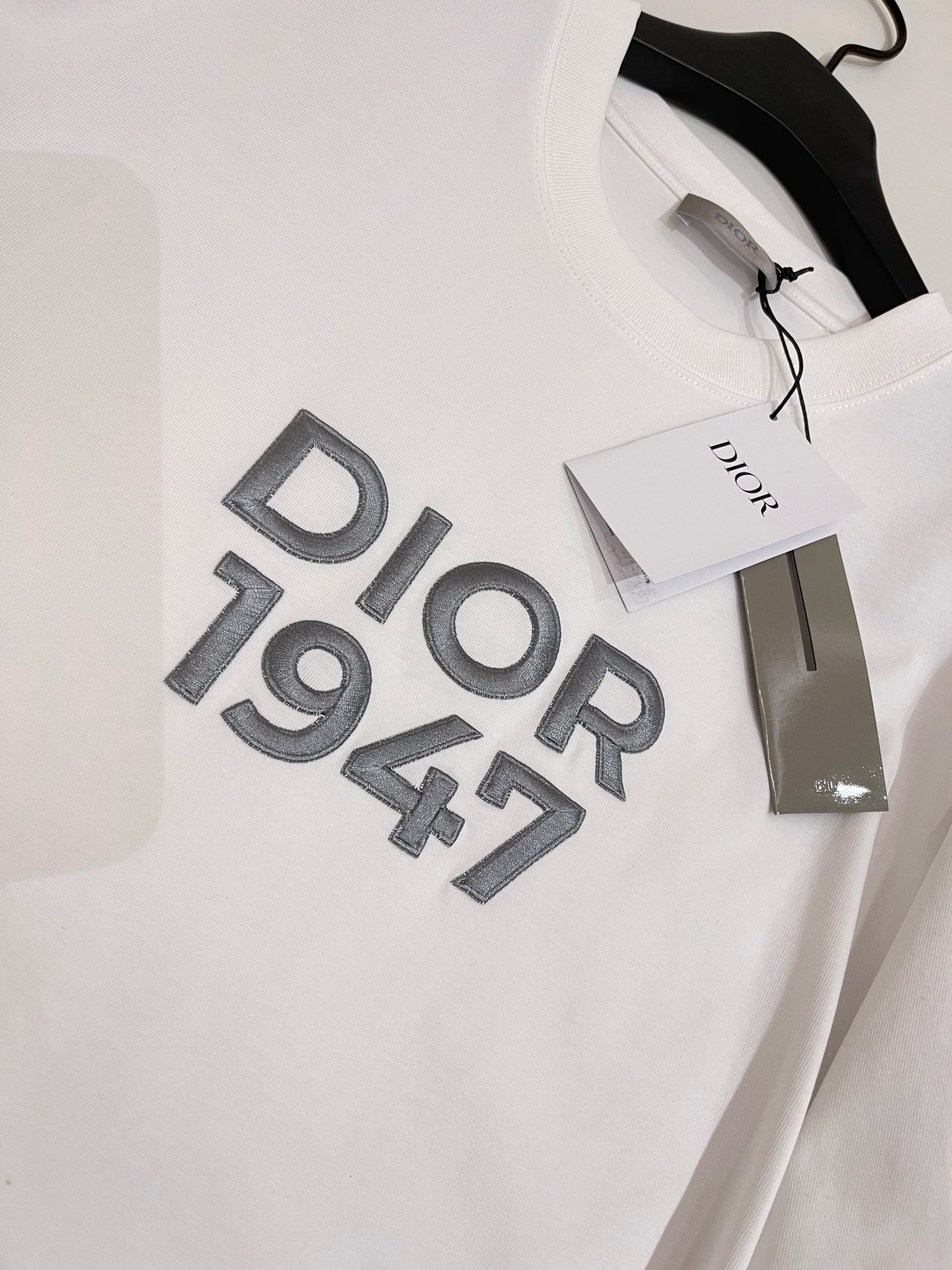 Blau-weißes T-Shirt