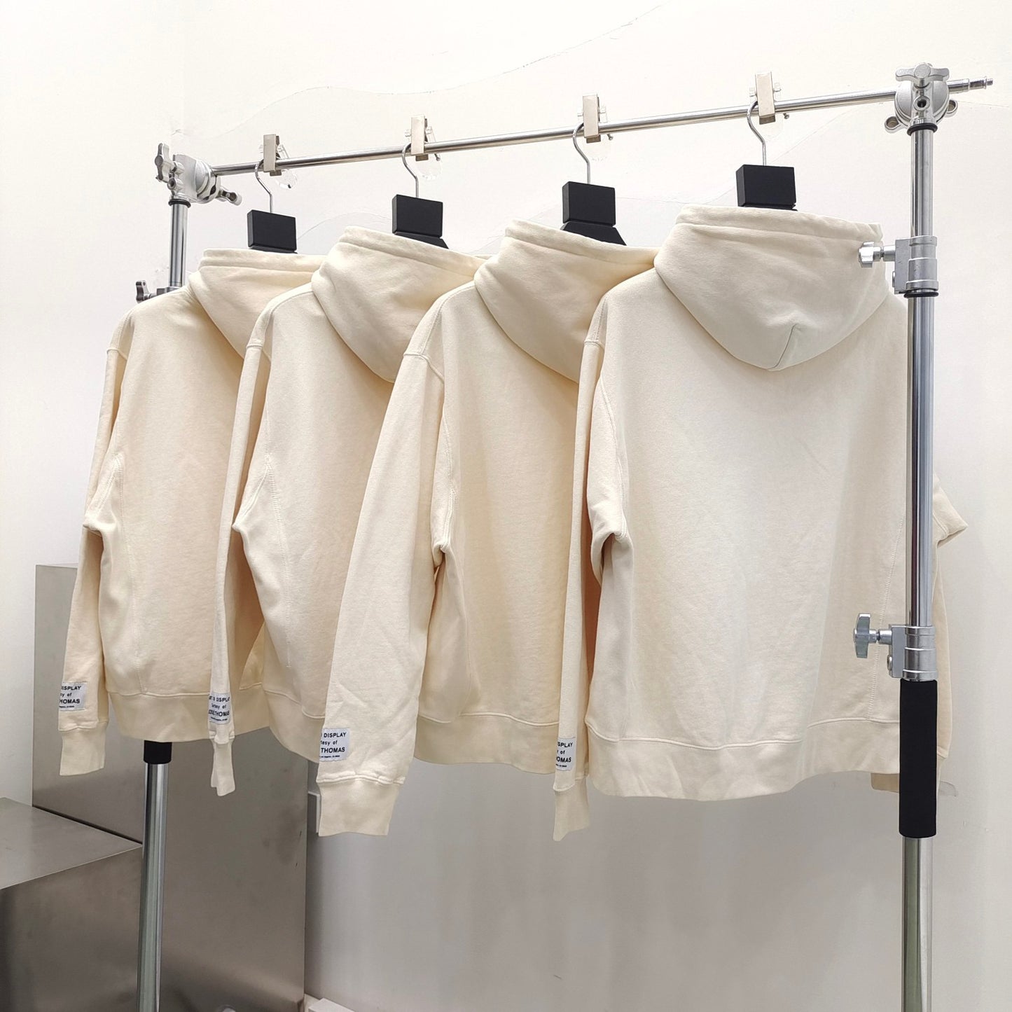 Sudadera con capucha blanca