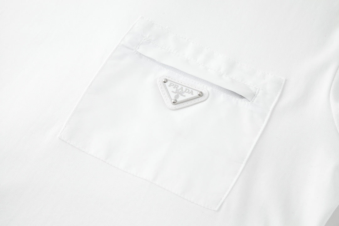 White T-shirt - Size M